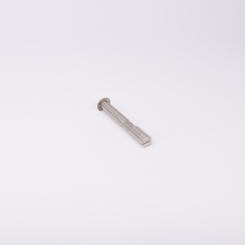 Cylinderformad adapter i metall.