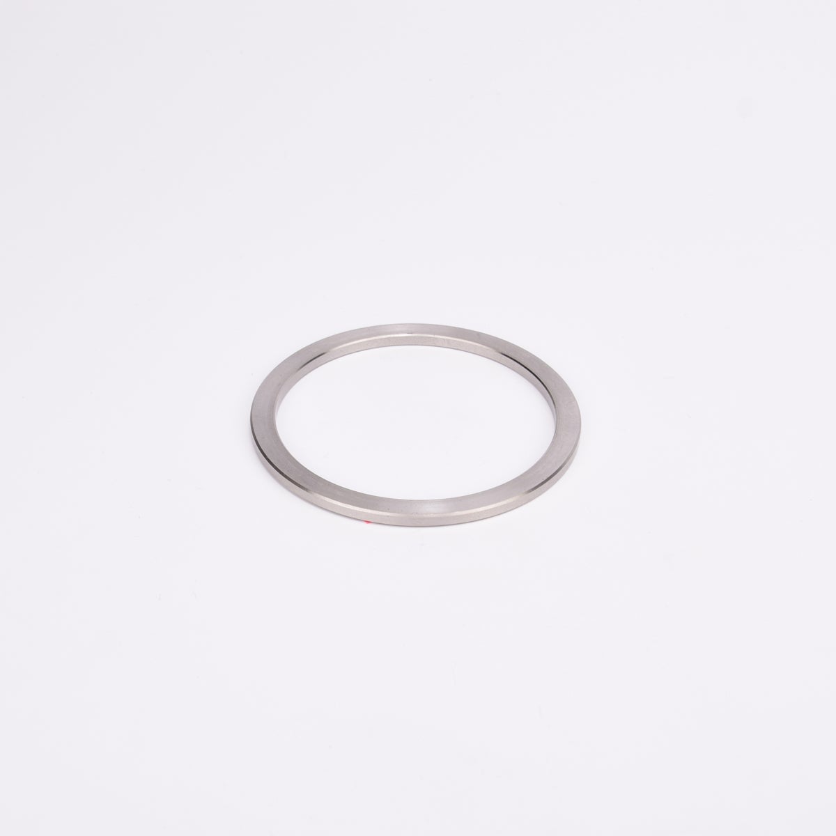 Rund metallisk trimring.