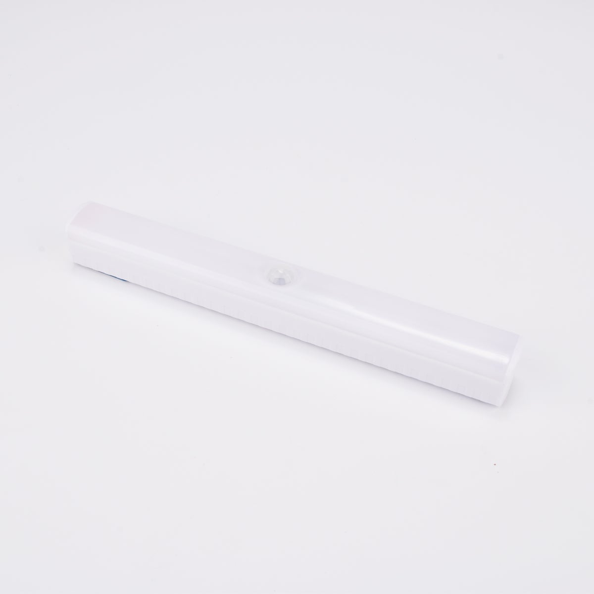 Vit LED-lampa med rörelsesensor.