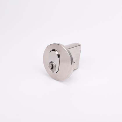 Cylindriskt metallås med nyckelhål i mitten, avsett för dörrar eller skåp.