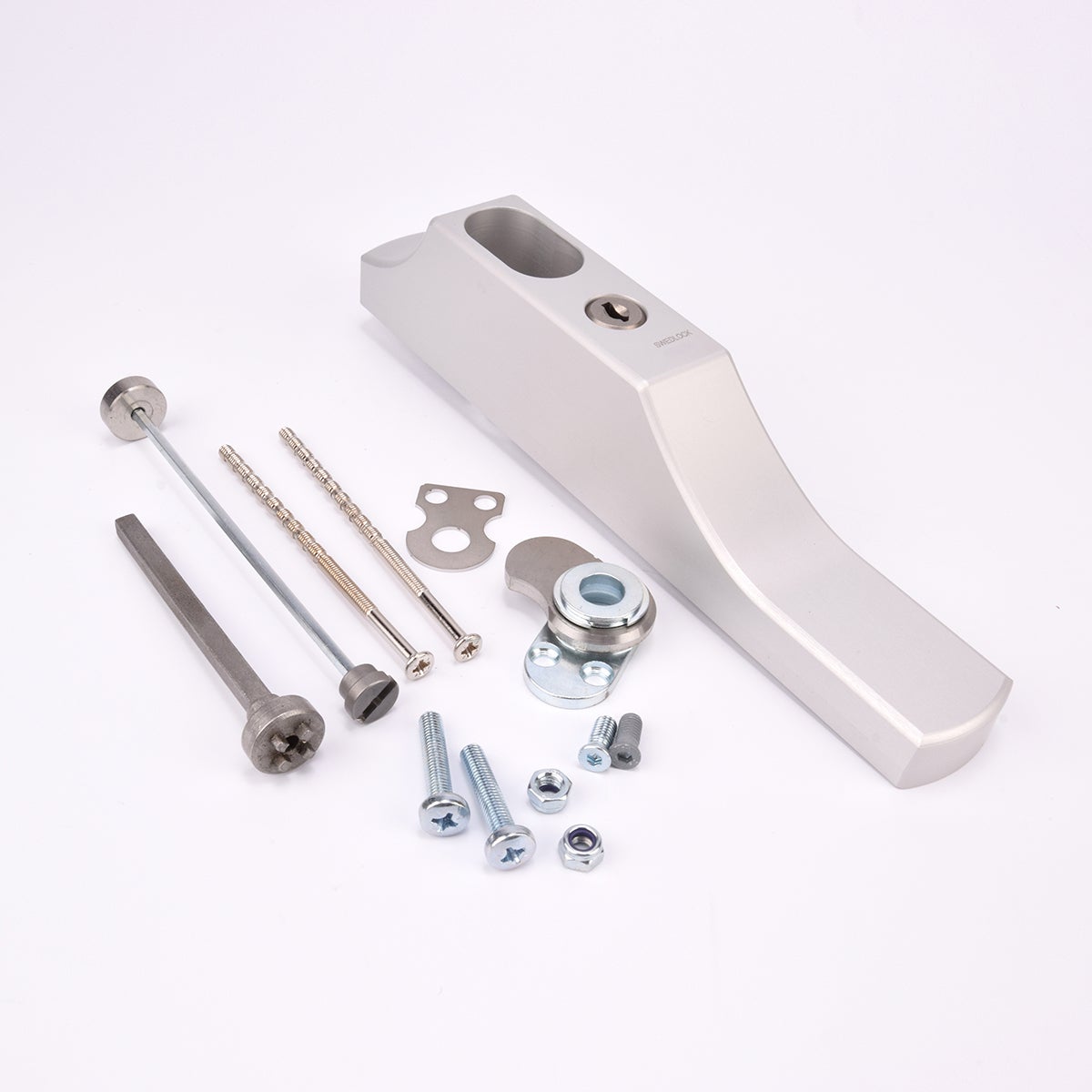 Duolås med monteringsdetaljer, inklusive skruvar, brickor, metallplatta och låsenhet.