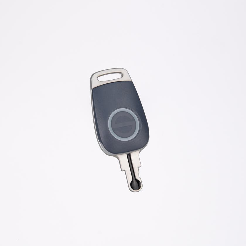 Nyckel N3 standard med blått och silverfärgat hölje.