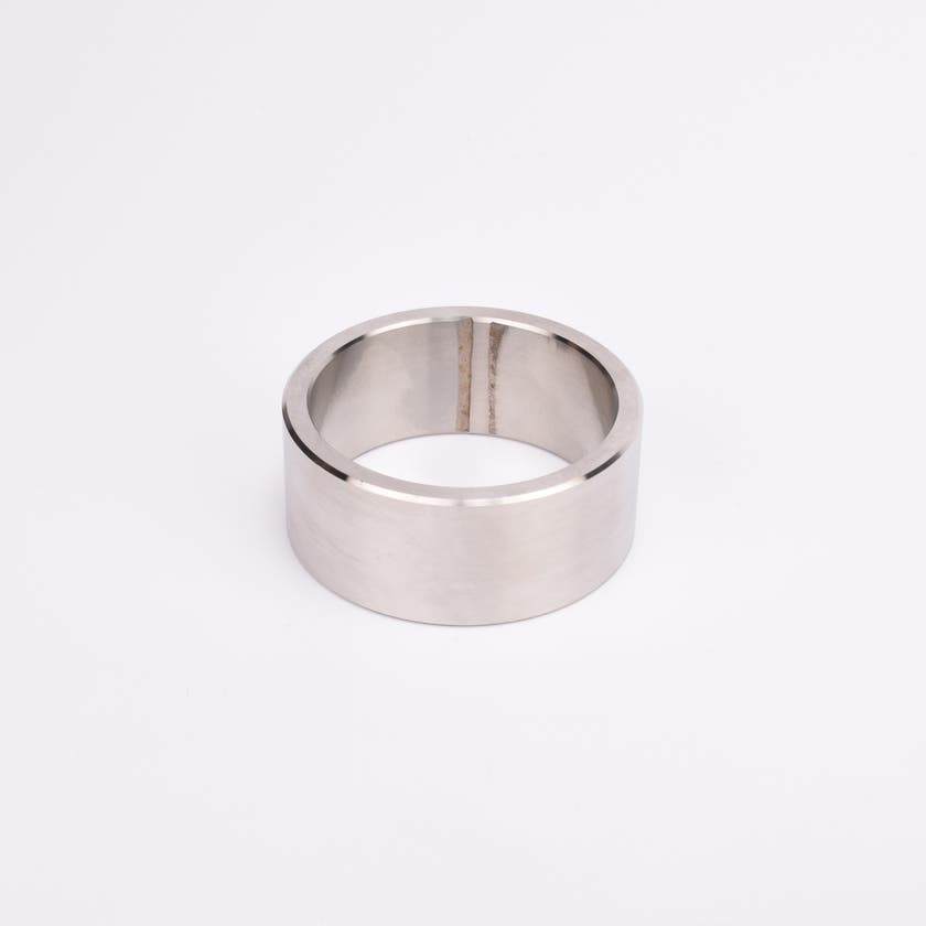 Rund metallisk trimring.