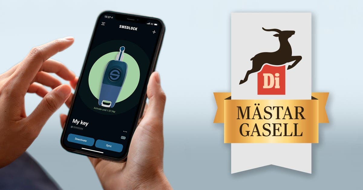 En hånd holder en mobiltelefon som viser Swedlock-appen med en digital nøkkel på skjermen. Ved siden av vises en logo for Dagens Industri med teksten 'Mästargasell' på et gullbånd
