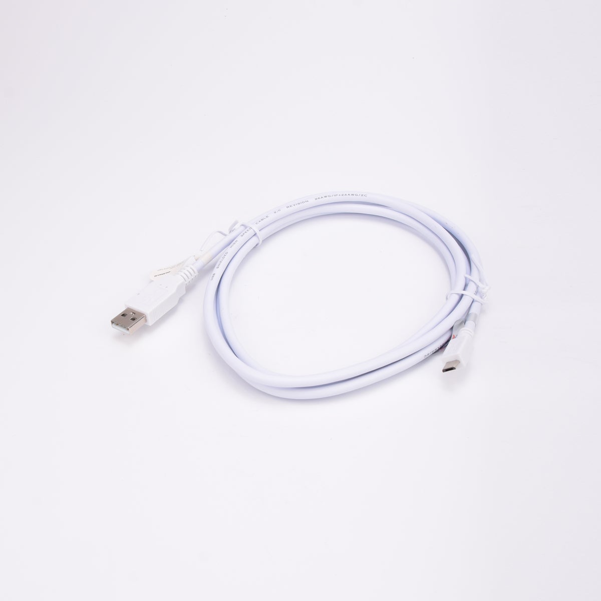 Vit USB-kabel med USB-A och mikro-USB-kontakter.