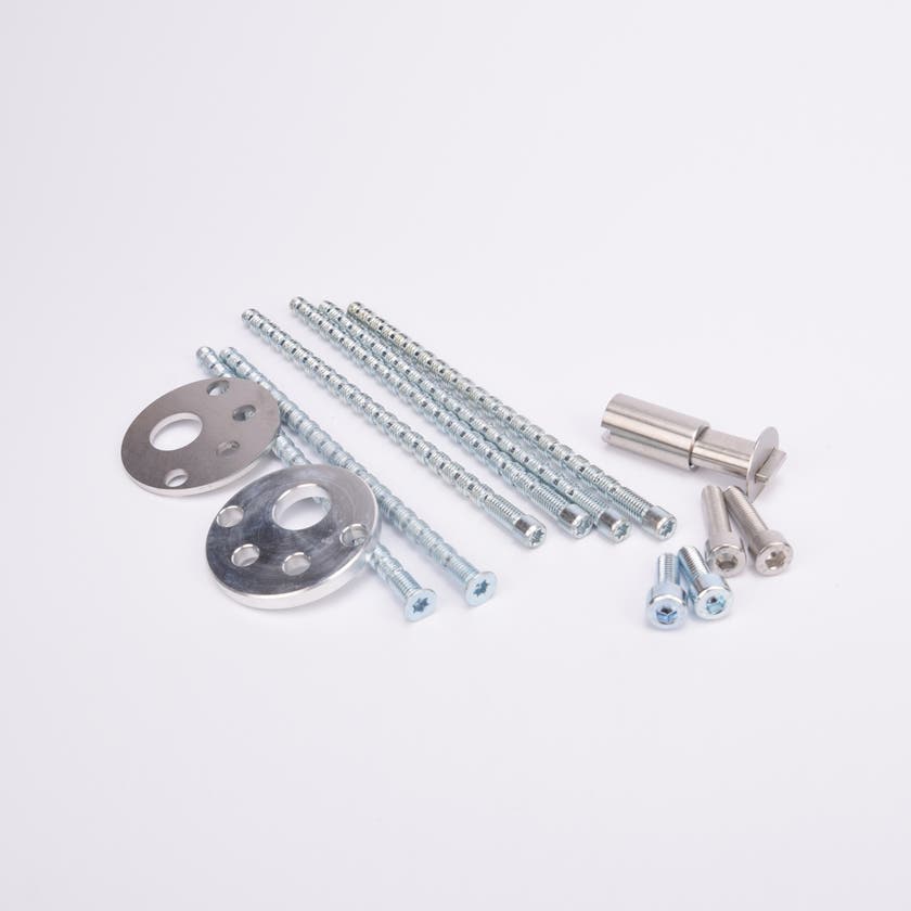 Monteringssats med skruvar och brickor.