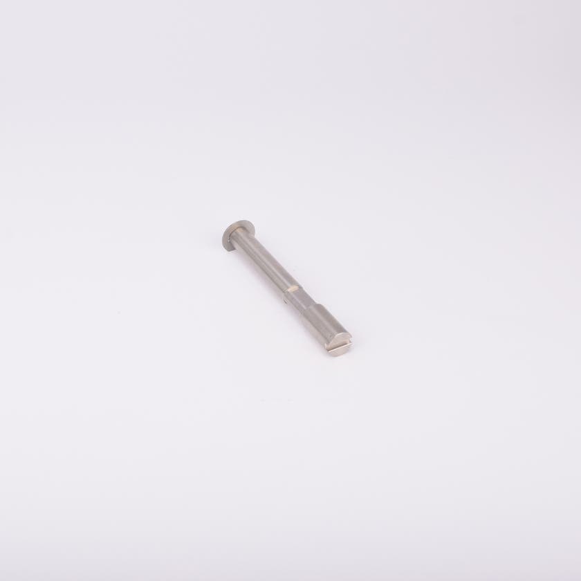 Cylinderformad adapter i metall.