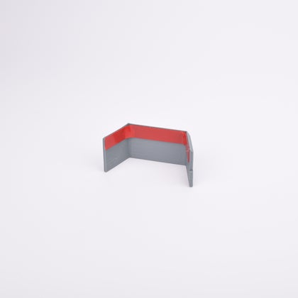 Väderskydd med grå sidor.