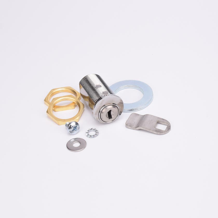 Runt cylinderlås i metall med mässingsmuttrar, brickor, skruv, fjäderbricka och låsbleck.