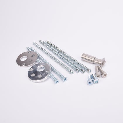 Monteringssats med skruvar och brickor.