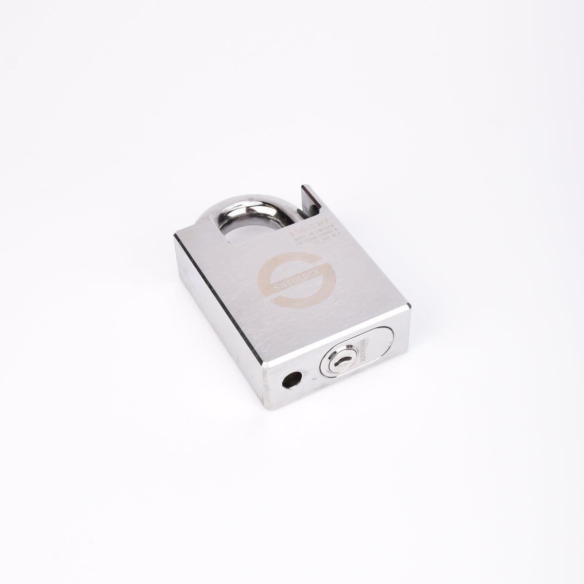 Silverfärgat hänglås med rektangulär kropp och rund bygel.