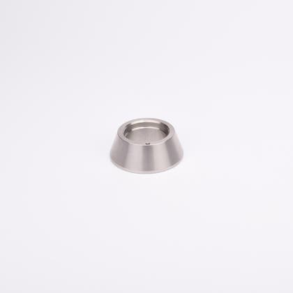 Mellanring i metall som passar danska nyckelgömmor.