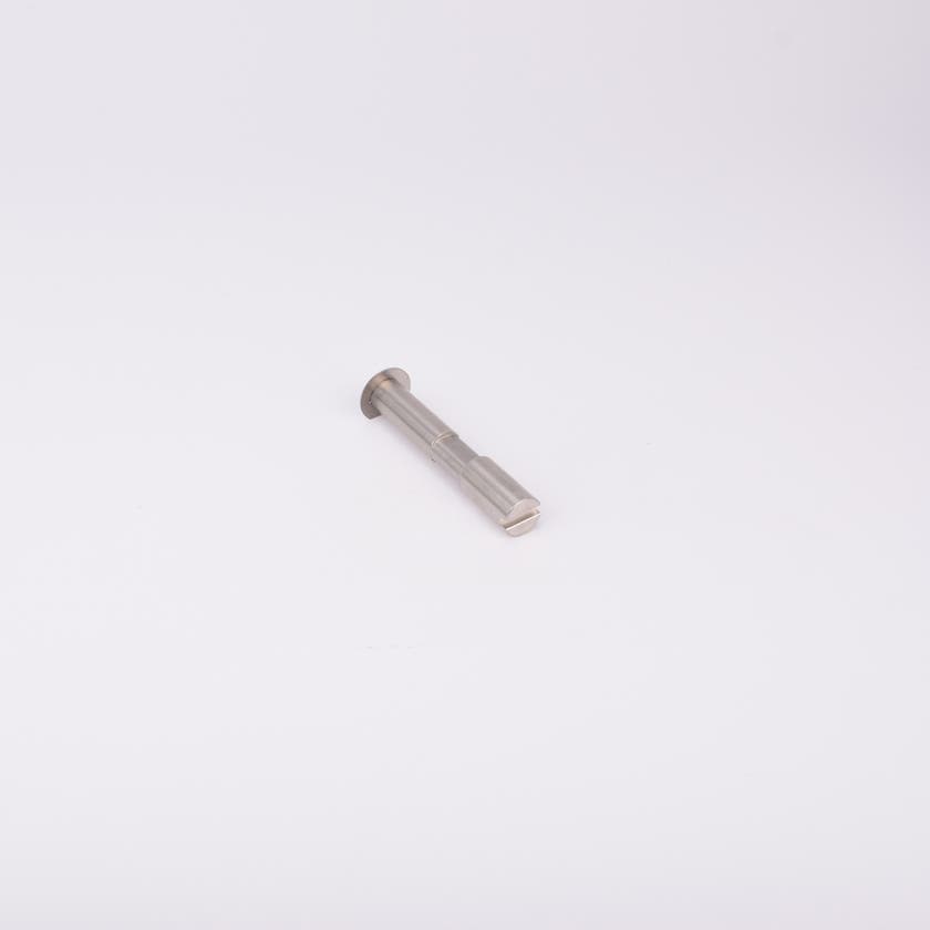 Cylinderformad adapter i metall.