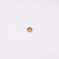 Liten rund adapter i metall med upphöjd rektangulär sektion på ovansidan.