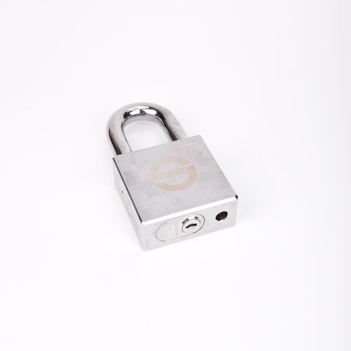 Silverfärgat hänglås med rektangulär kropp och rund bygel.