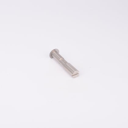 Cylinderformad adapter i metall.