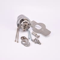 Uppsättning metallkomponenter inklusive blank duo city del, långa skruvar, runda plattor med hål samt mindre skruvar och bultar.