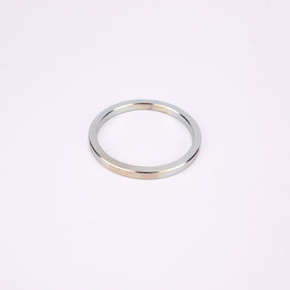 Rund metallisk trimring.